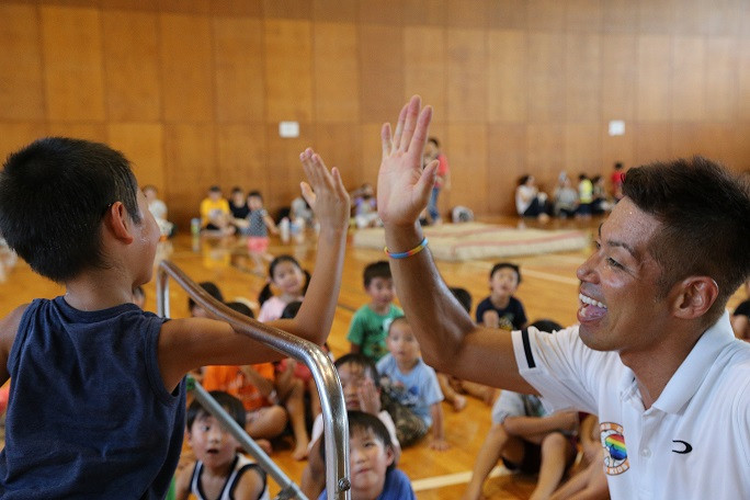 きのいい羊達にじいろキッズ